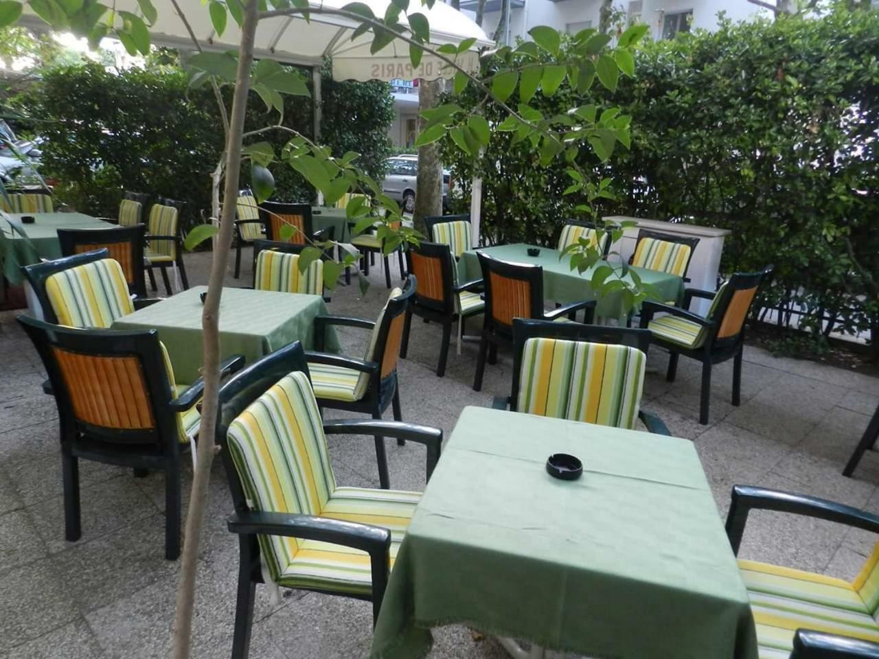 Hotel Ville De Paris Riccione Exterior photo