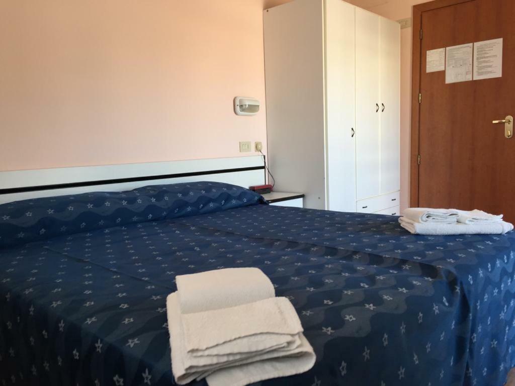 Hotel Ville De Paris Riccione Exterior photo