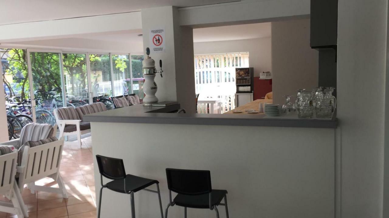 Hotel Ville De Paris Riccione Exterior photo